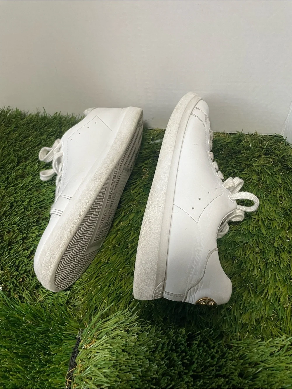 Tory Burch White Leather Lace Up Sneakers Women’s Size 7.5M Gold Logo